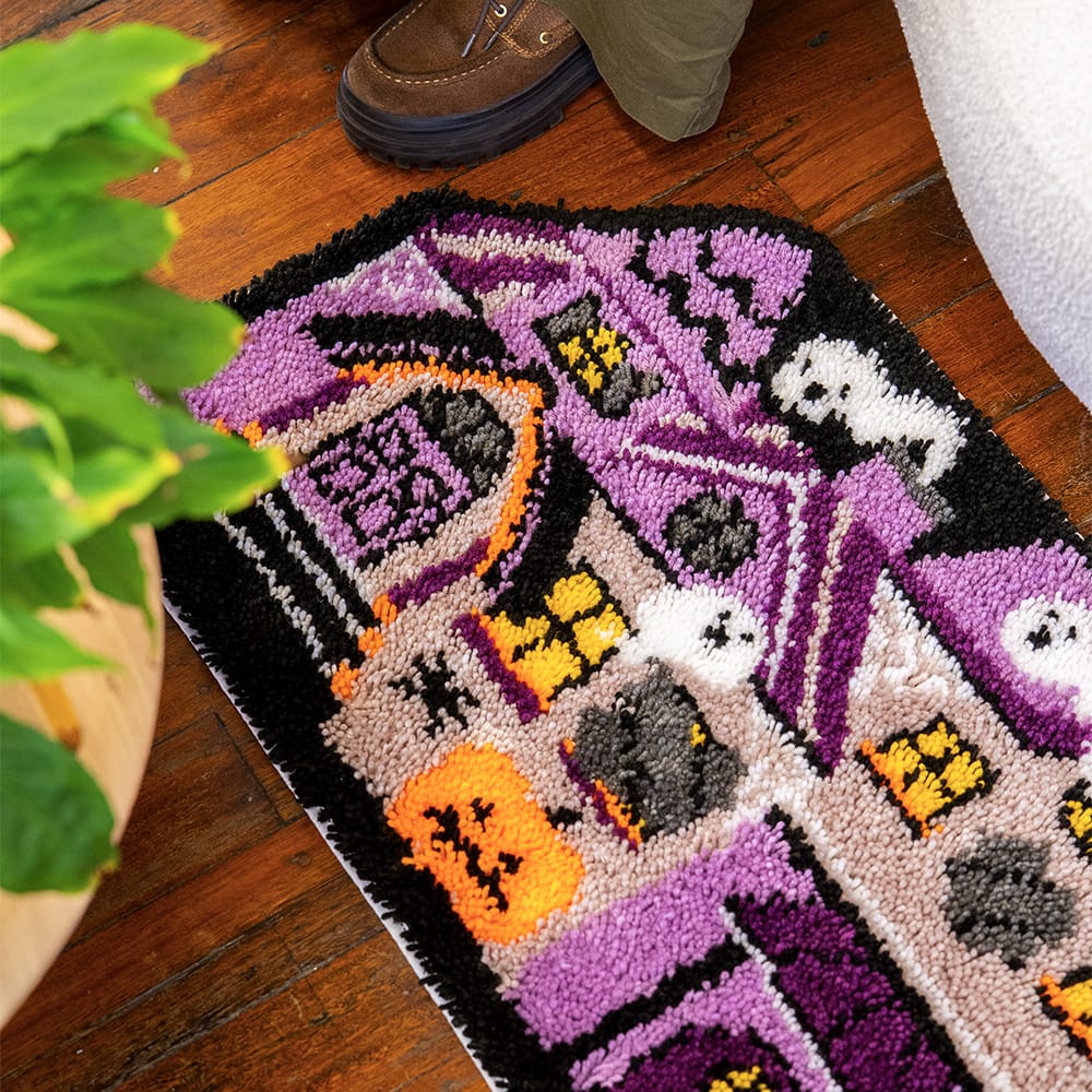 Craft Club HAUNTED HOUSE - XL Latch Hook Rug Kit