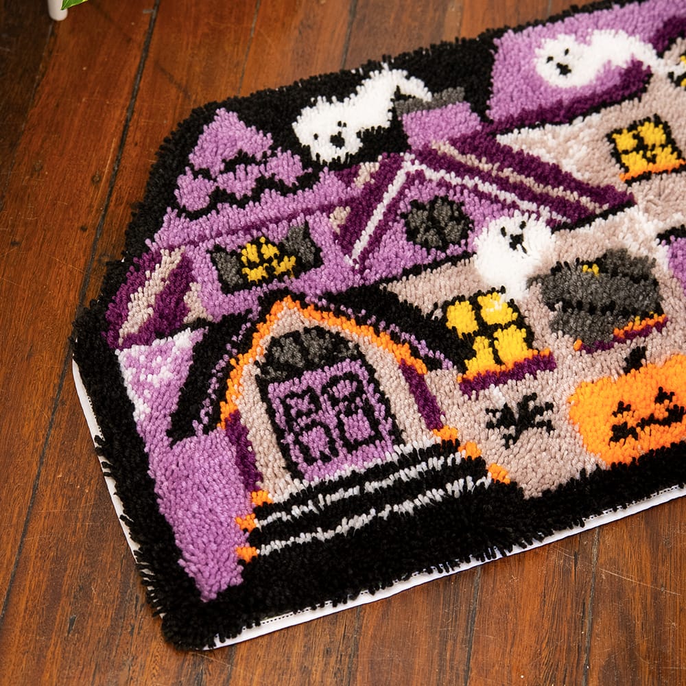 Craft Club HAUNTED HOUSE - XL Latch Hook Rug Kit