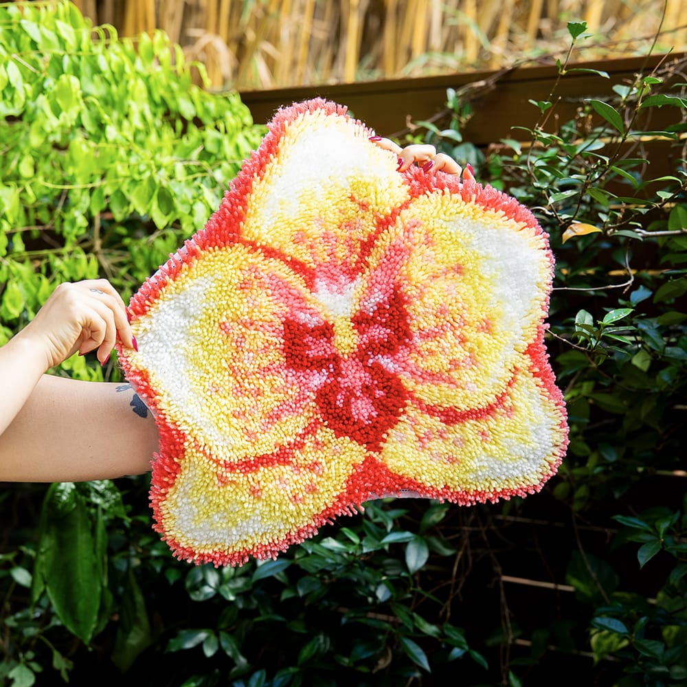 Craft Club ISLAND ORCHID - Latch Hook Rug Kit
