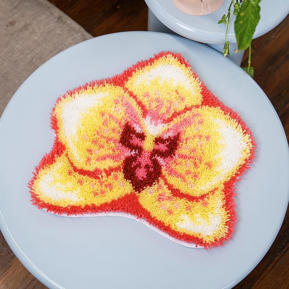 Craft Club ISLAND ORCHID - Latch Hook Rug Kit