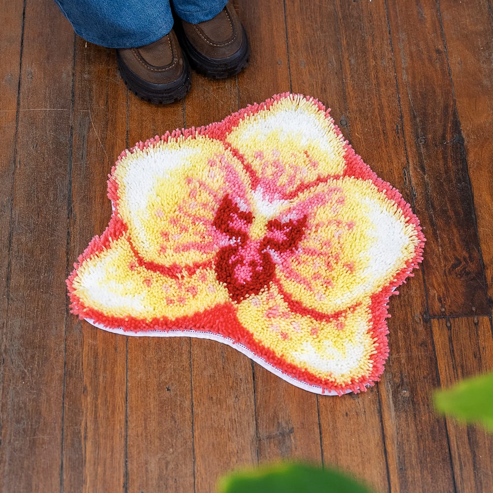 Craft Club ISLAND ORCHID - Latch Hook Rug Kit