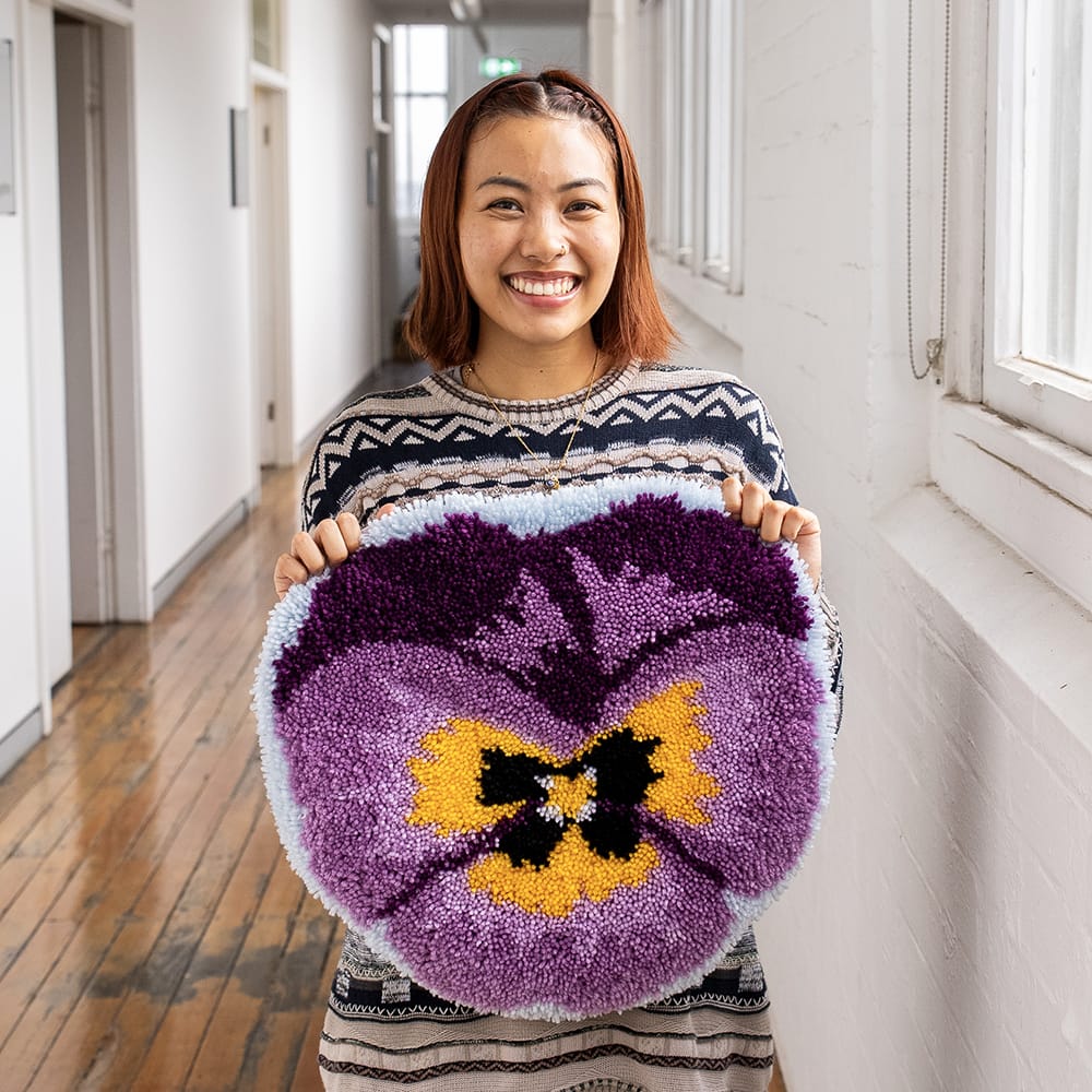Craft Club PRECIOUS PANSY - Latch Hook Rug Kit