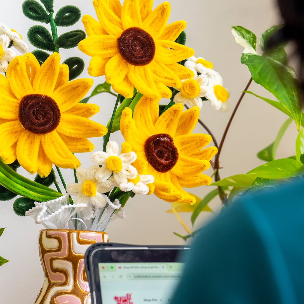 Craft Club GOLDEN SUNFLOWERS - Pipe Cleaner Bouquet Kit