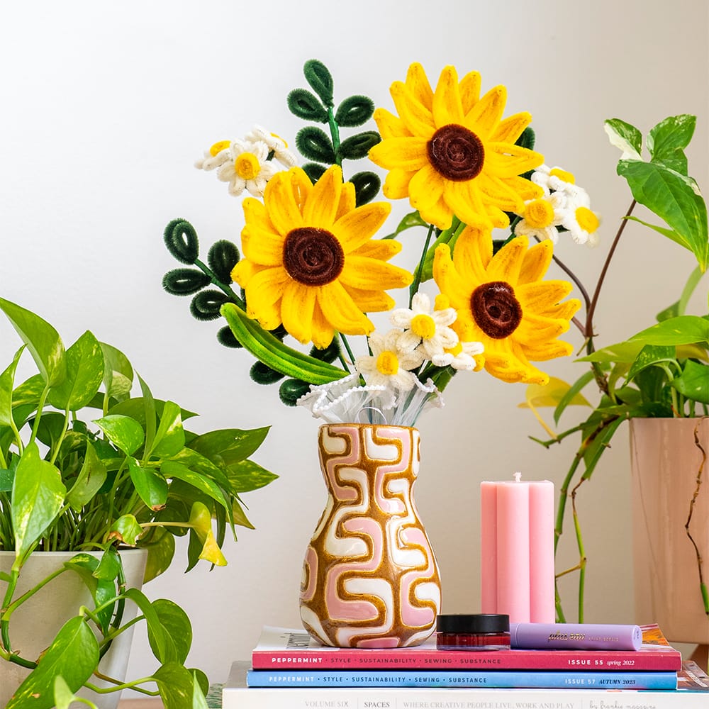 Craft Club GOLDEN SUNFLOWERS - Pipe Cleaner Bouquet Kit