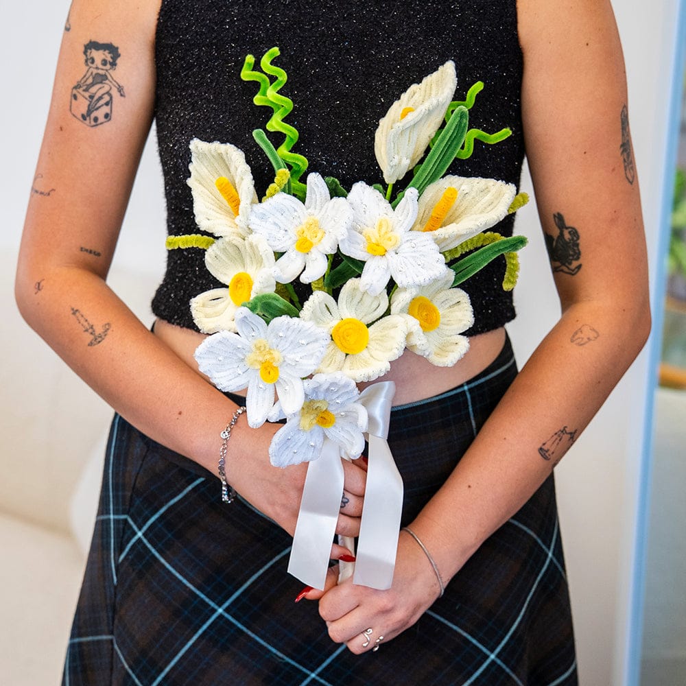 Craft Club Blanc Blooms - Pipe Cleaner Bouquet Kit