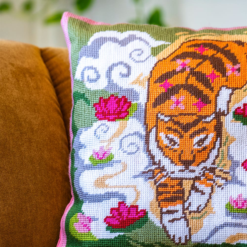 Craft Club GENTLE TIGER - Tapestry Needlepoint Cushion Kit