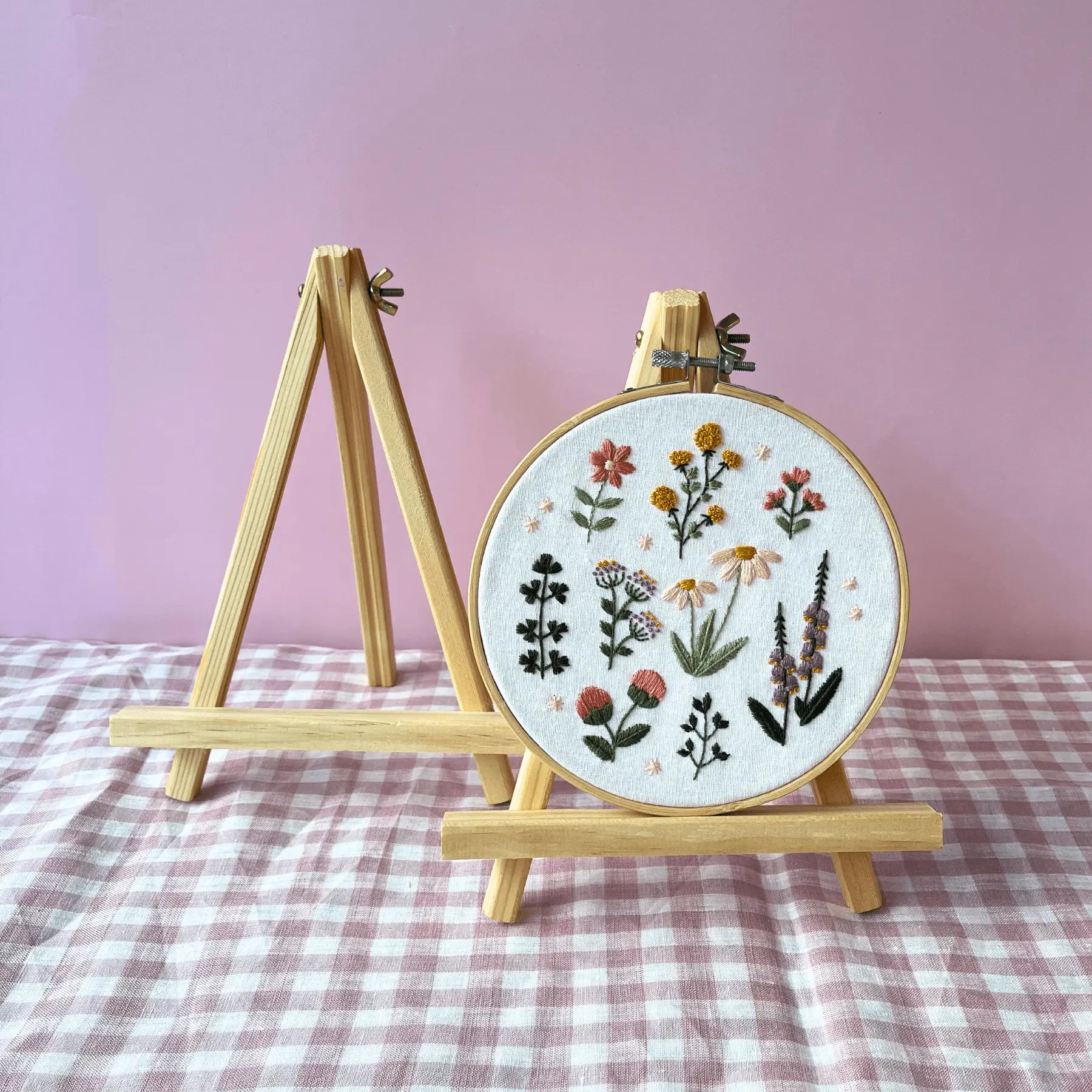 Craft Club Co Easel Hoop Stand