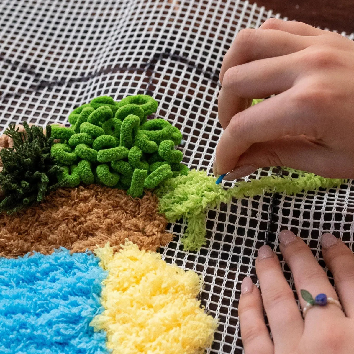 MAGICAL MOSS Rug Making Kit