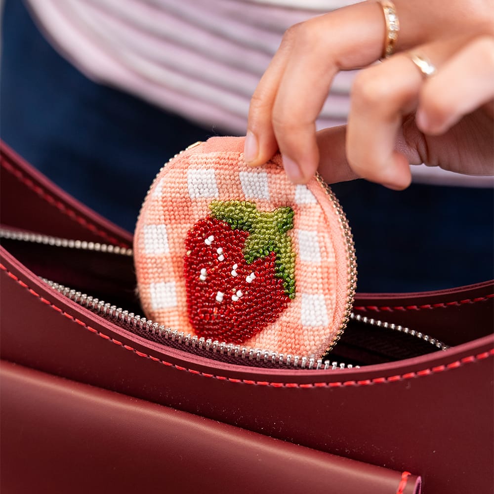 Craft Club Co ITTY BITTY STRAWBERRY - Beaded Pouch Kit