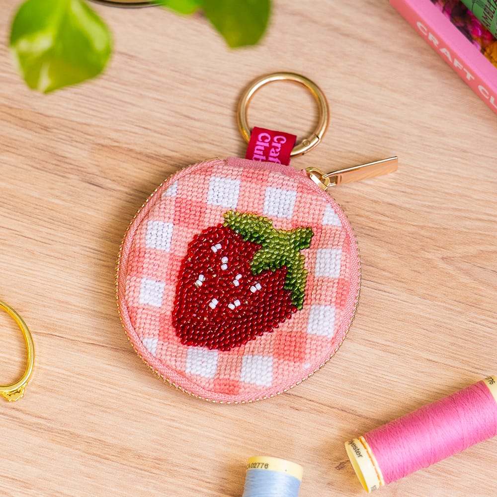 Craft Club Co ITTY BITTY STRAWBERRY - Beaded Pouch Kit