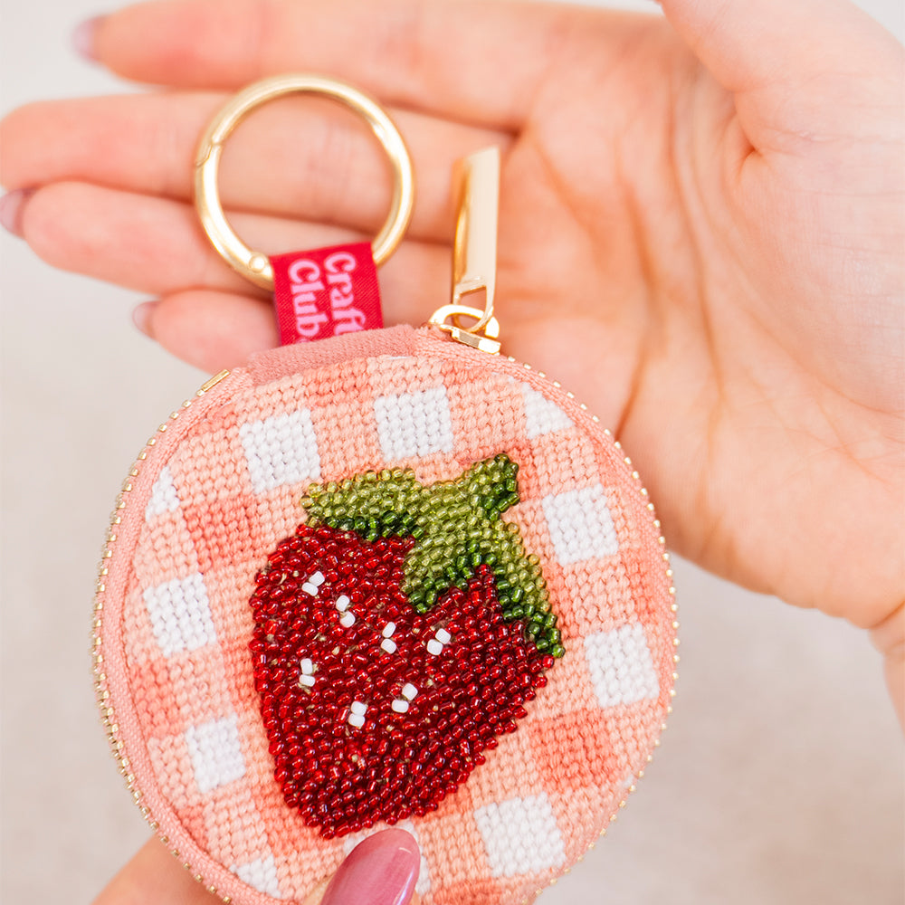 Craft Club Co ITTY BITTY STRAWBERRY - Beaded Pouch Kit