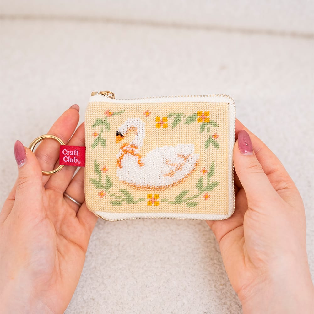 Craft Club Co SERENE SWAN - Beaded Pouch Kit