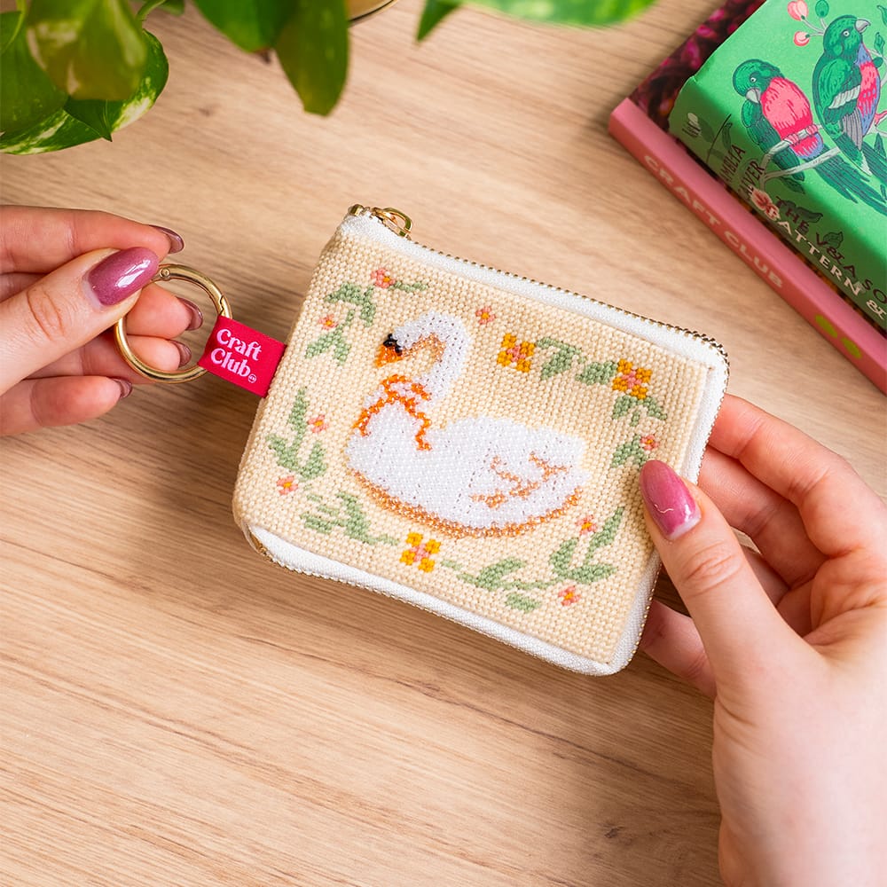Craft Club Co SERENE SWAN - Beaded Pouch Kit