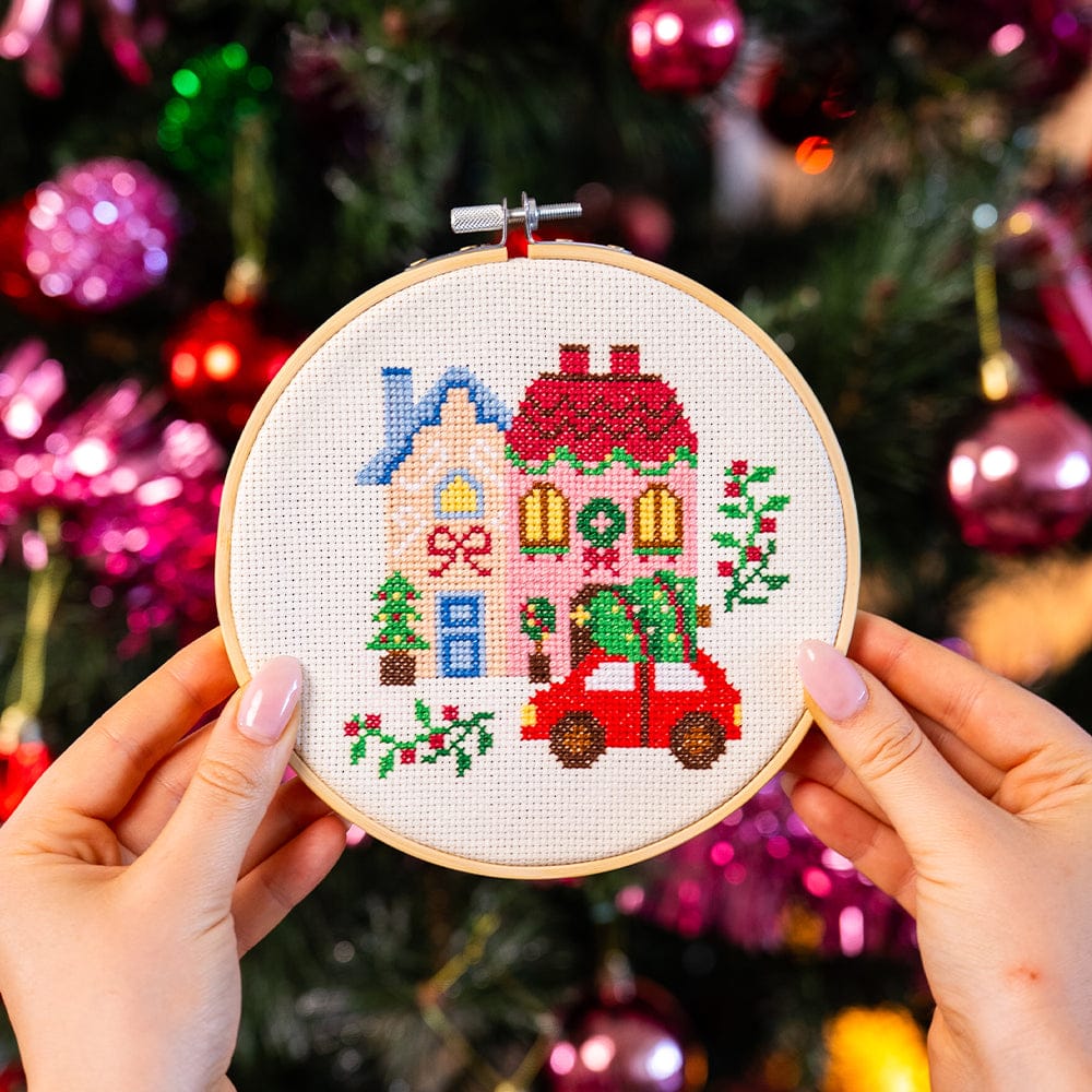 Craft Club Co CHRISTMAS STREET - Christmas Cross Stitch Kit