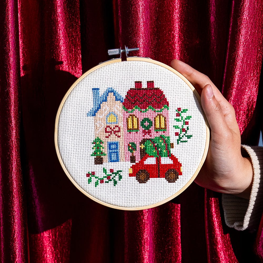 Craft Club Co CHRISTMAS STREET - Christmas Cross Stitch Kit