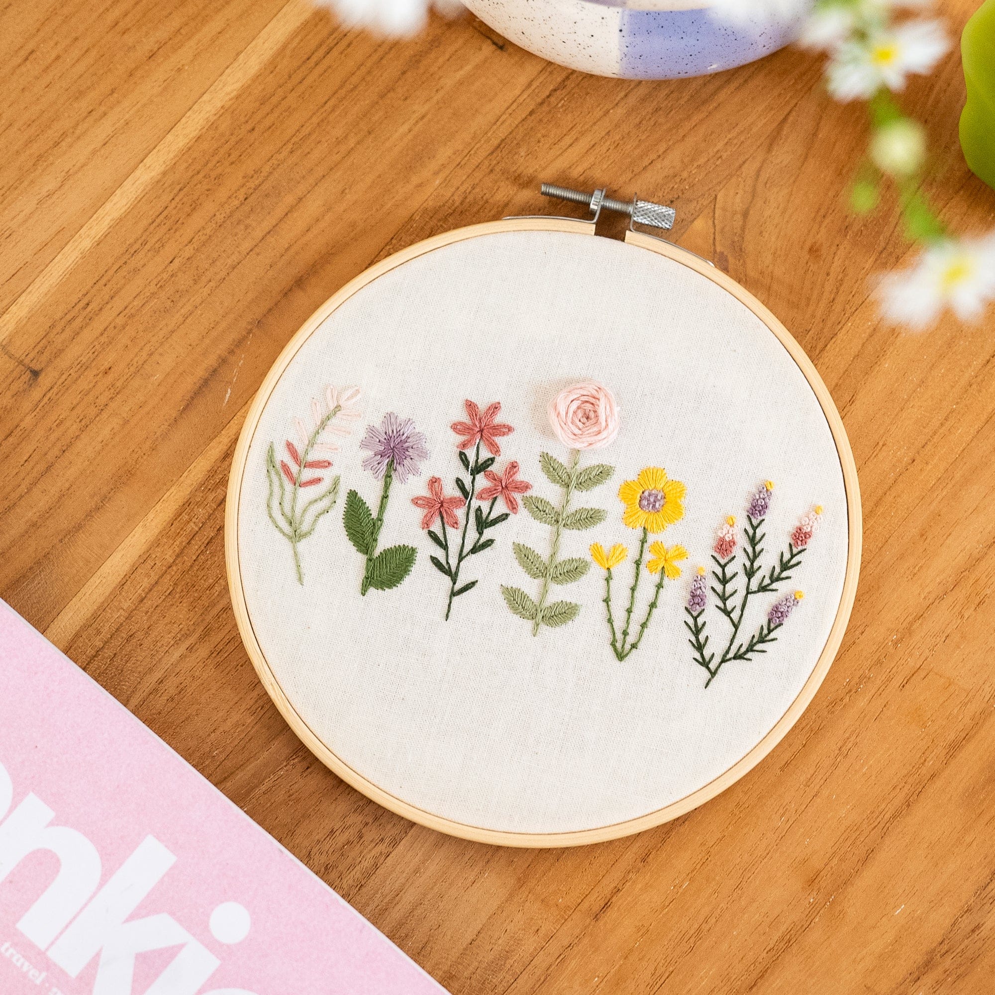 Craft Club Co FLORAL SAMPLER - Embroidery Kit