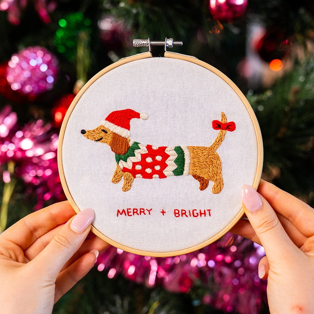 Craft Club Co SANTA'S LITTLE HELPER - Christmas Embroidery Kit