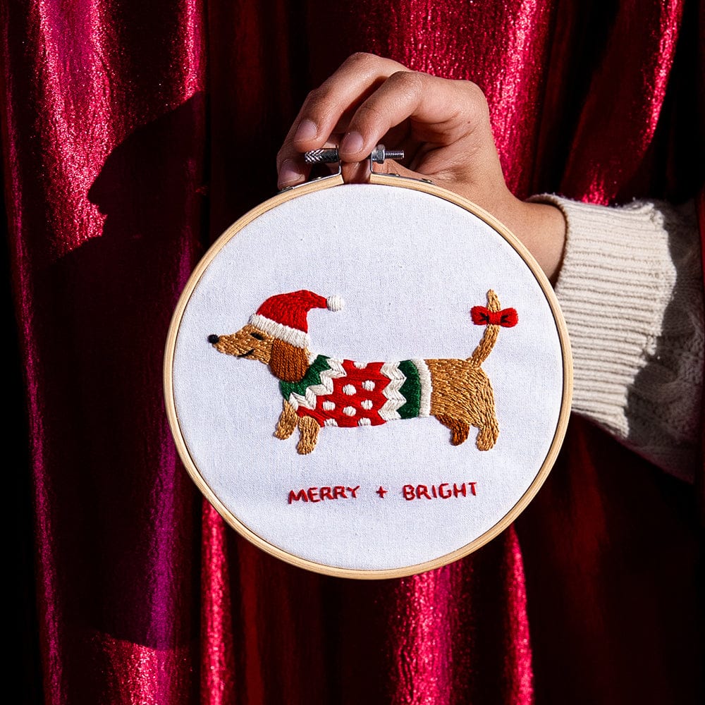 Craft Club Co SANTA'S LITTLE HELPER - Christmas Embroidery Kit