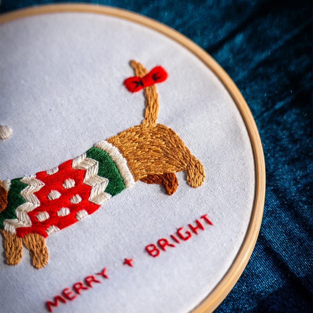 Craft Club Co SANTA'S LITTLE HELPER - Christmas Embroidery Kit