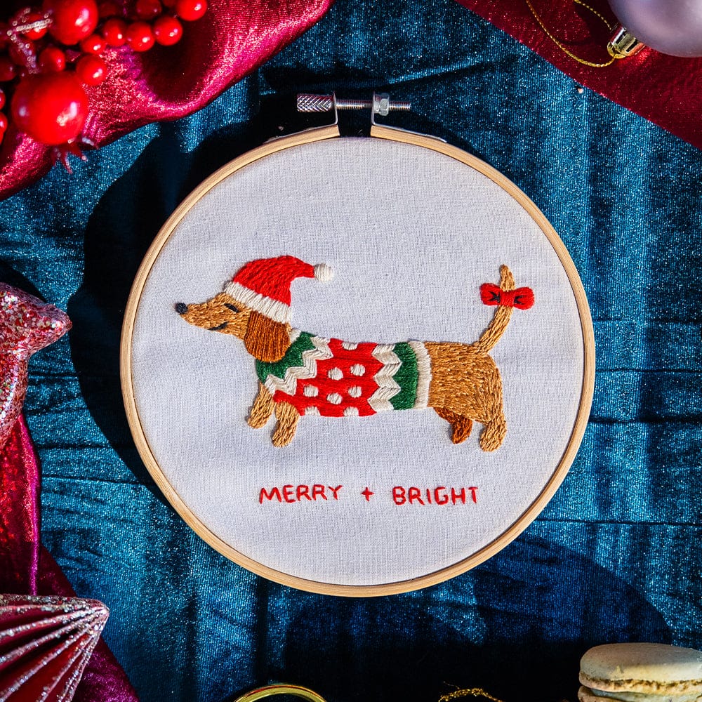 Craft Club Co SANTA'S LITTLE HELPER - Christmas Embroidery Kit