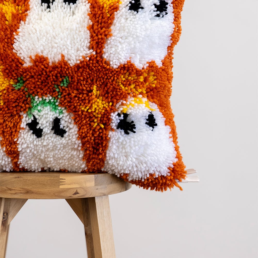 Craft Club Co GHOST PARTY Latch Hooking Cushion Kit