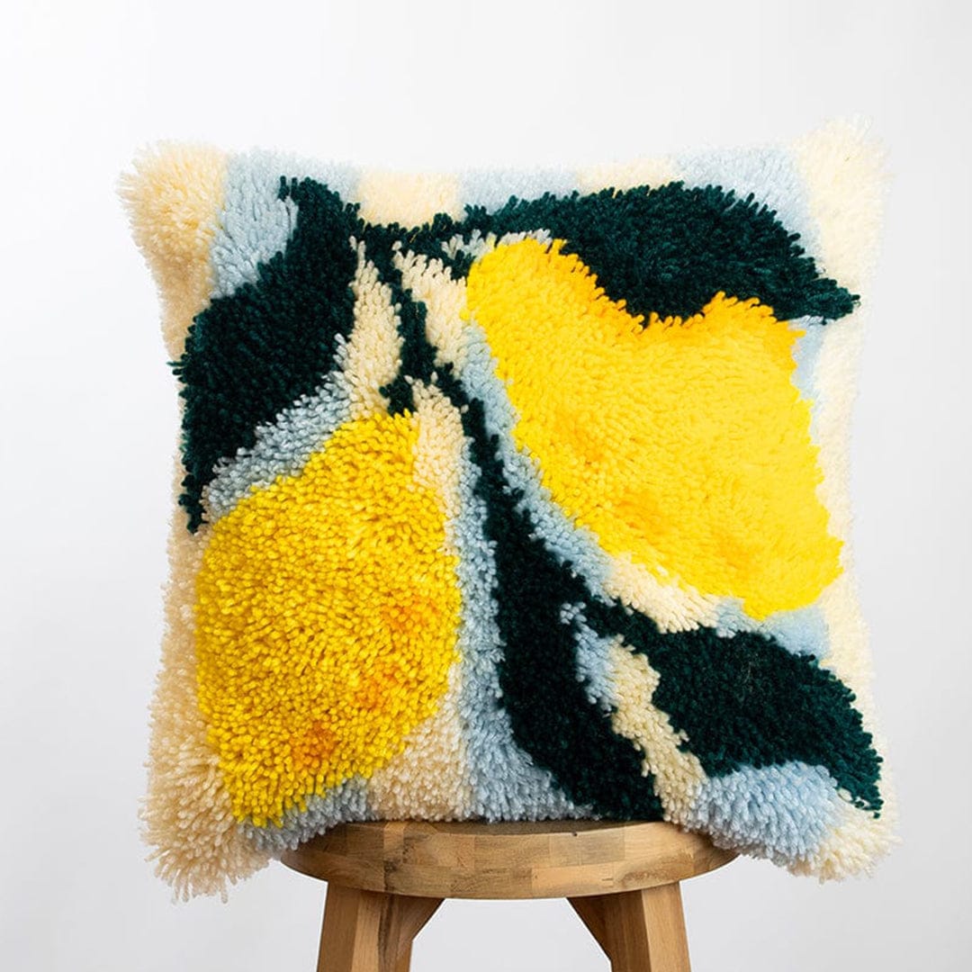 Craft Club Co LEMON RIPE STRIPES - Latch Hook Cushion Kit