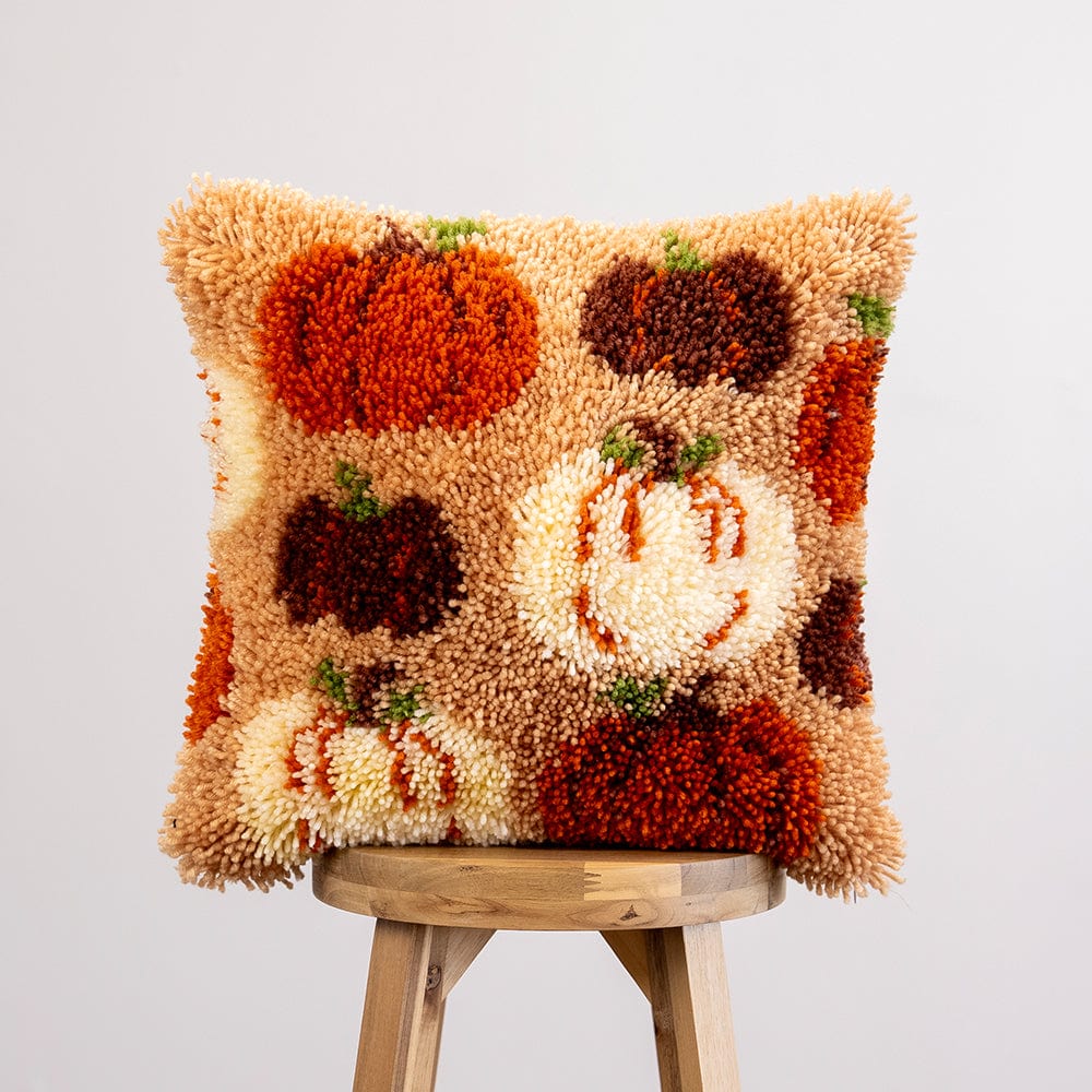 Craft Club Co PUMPKIN SPICE Latch Hooking Cushion Kit