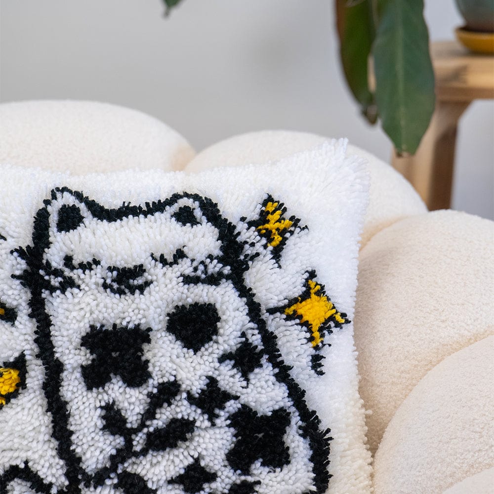 Craft Club Co PURR-FECTLY MAGICAL Latch Hooking Cushion Kit