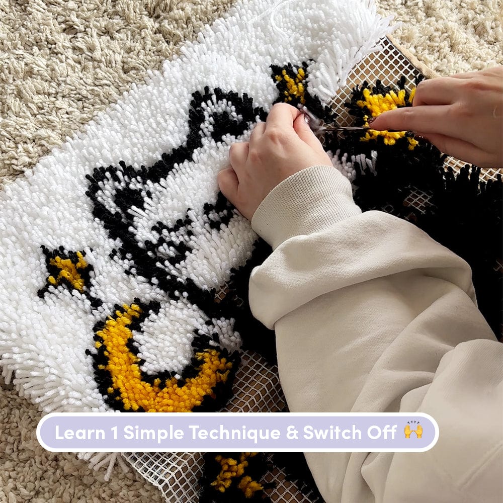 Craft Club Co PURR-FECTLY MAGICAL Latch Hooking Cushion Kit
