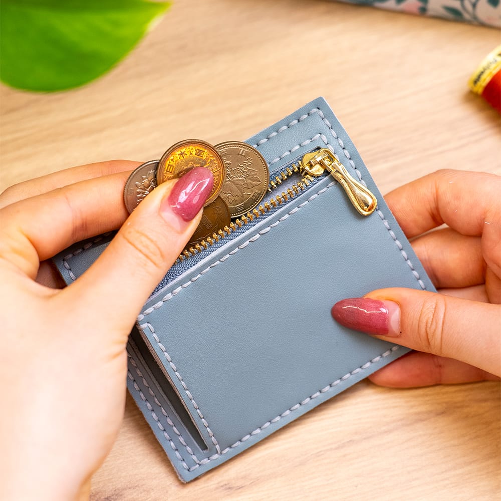 Craft Club Co DUCK EGG BLUE THE SLIP - Leather Cardholder Kit