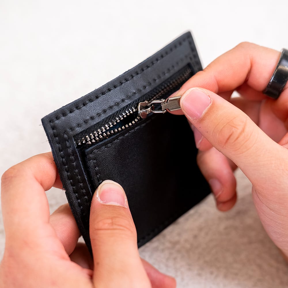 Craft Club Co NAPPA BLACK THE SLIP - Leather Cardholder Kit
