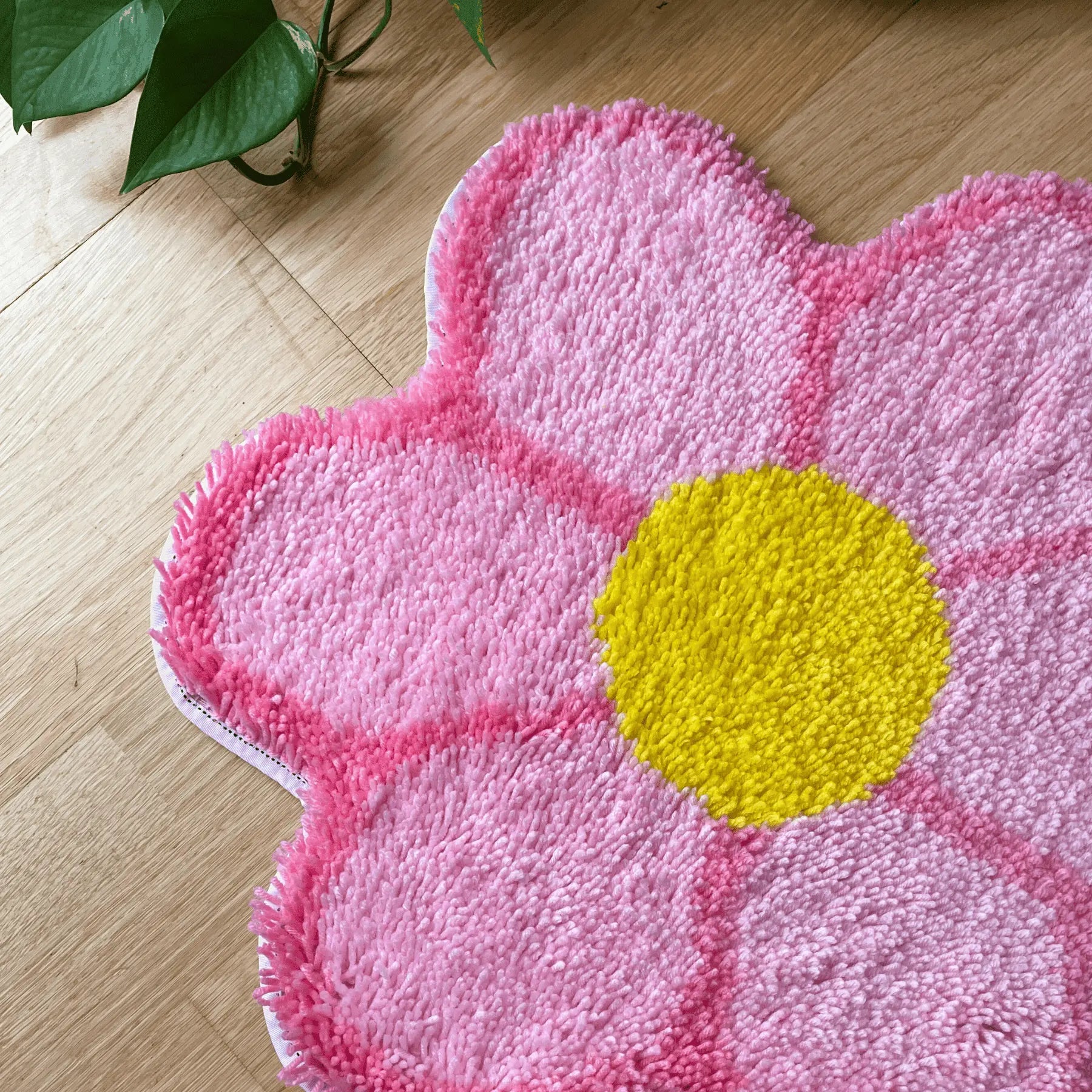 Craft Club Co BLOOM - PINK Rug Making Kit