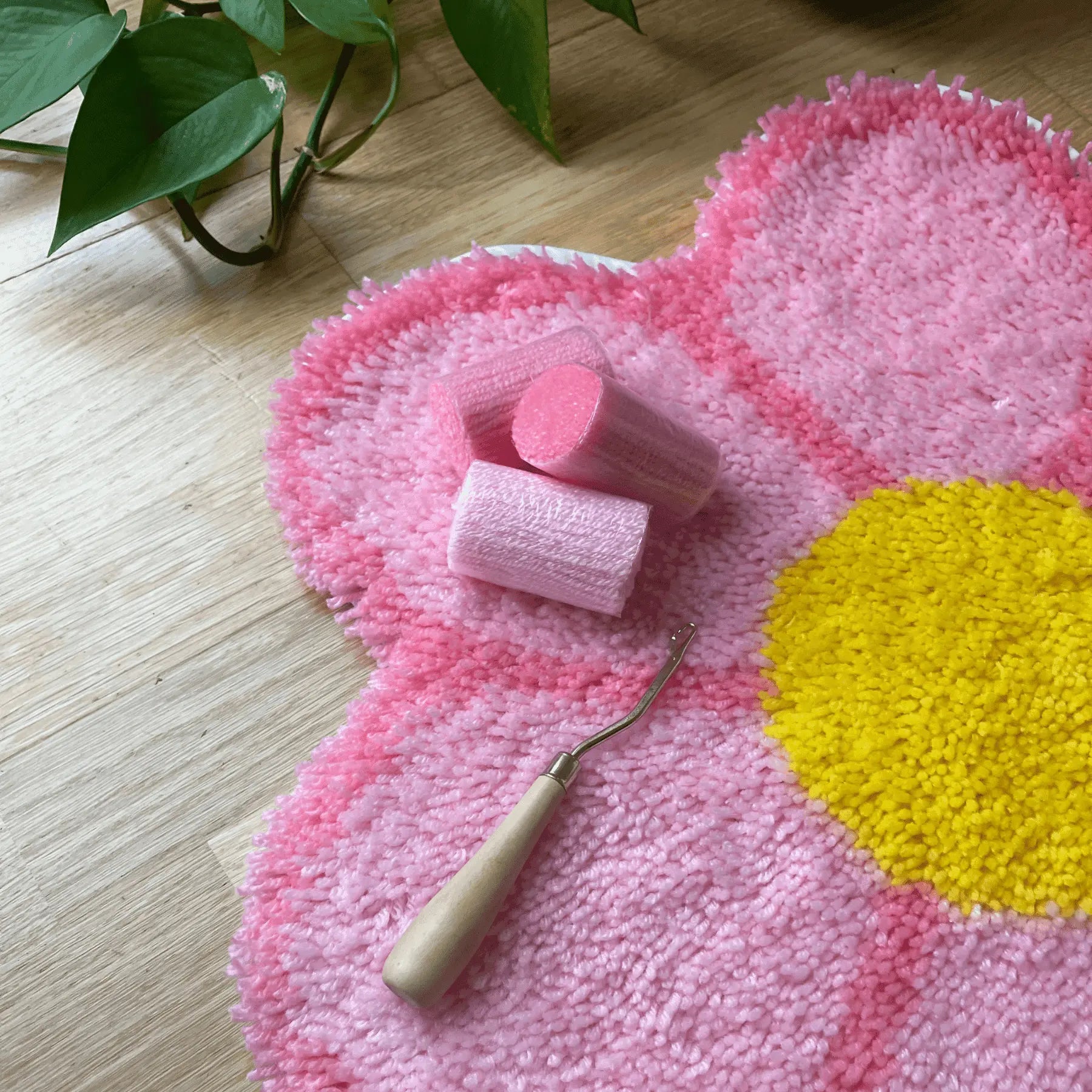 Craft Club Co BLOOM - PINK Rug Making Kit