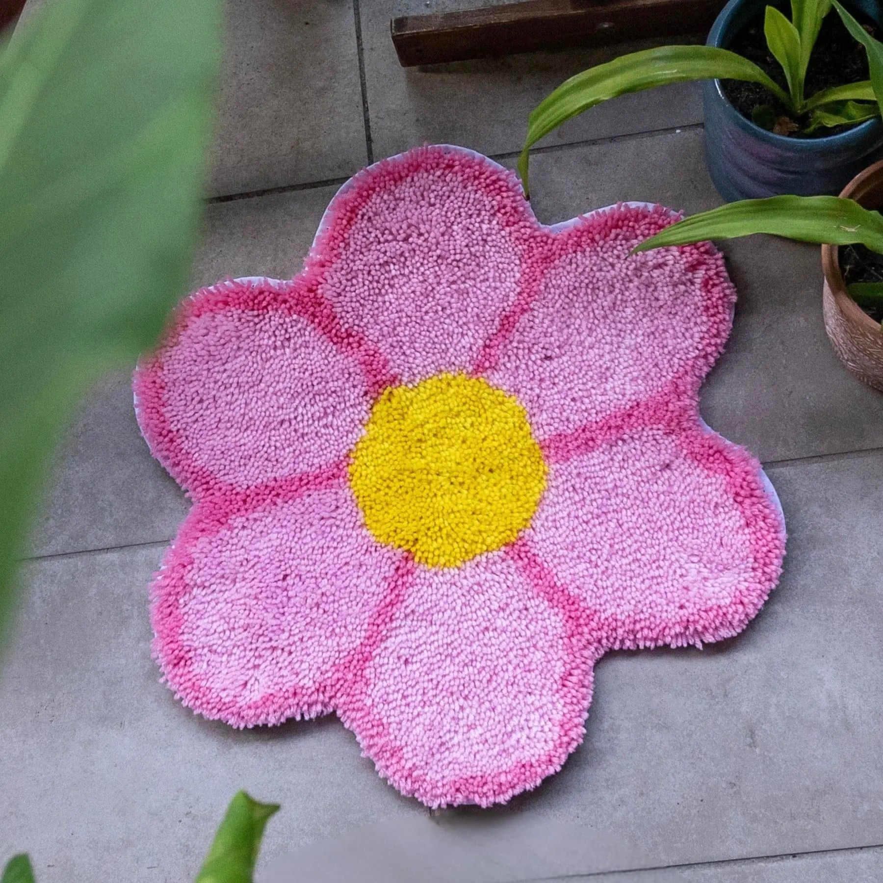 Craft Club Co BLOOM - PINK Rug Making Kit