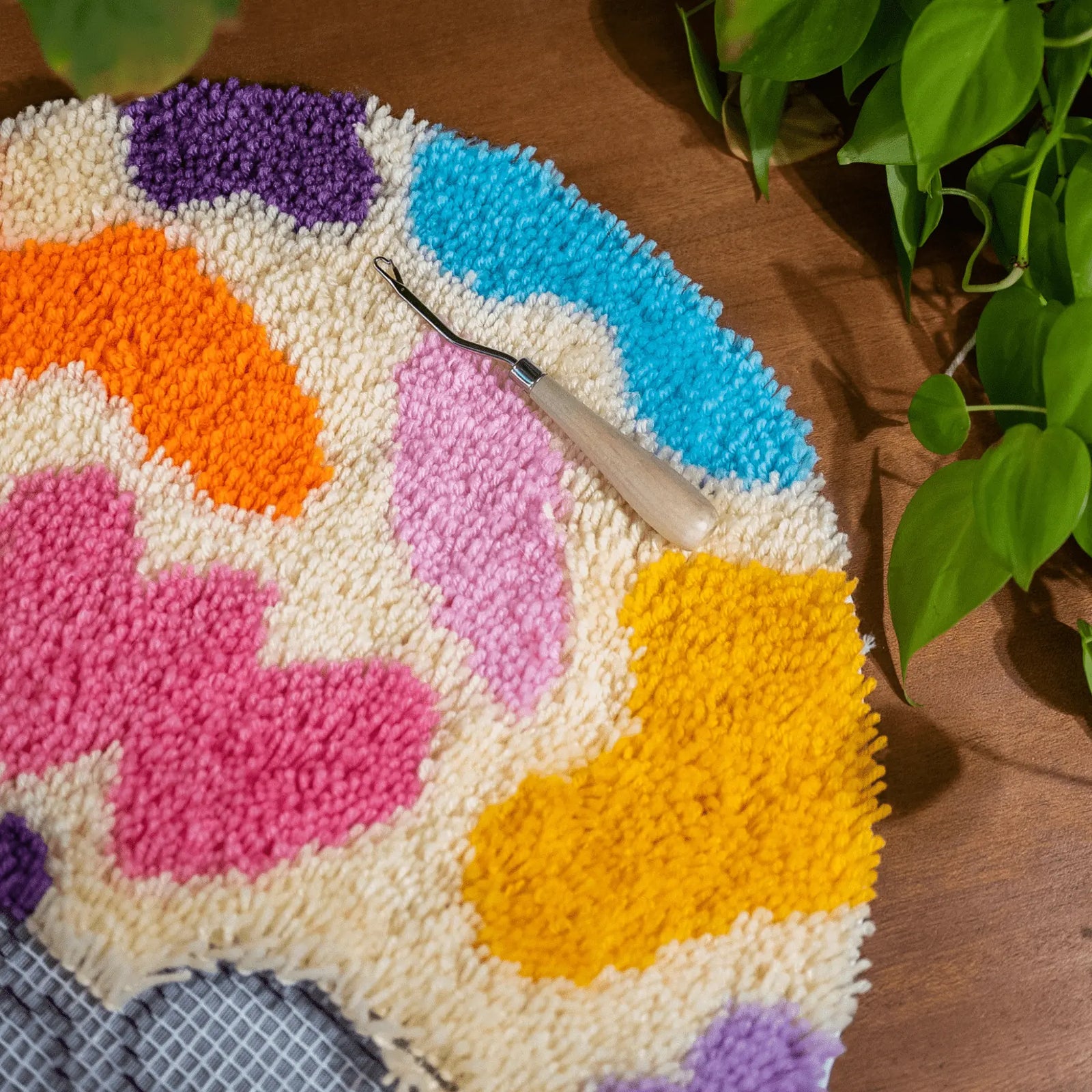 BOTANIC BRIGHTS Latch Hook Rug Making Kit | Craft Club