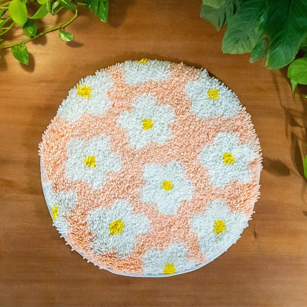 FLOWER BOMB DAISY Latch Hook Rug Making Kit | Craft Club