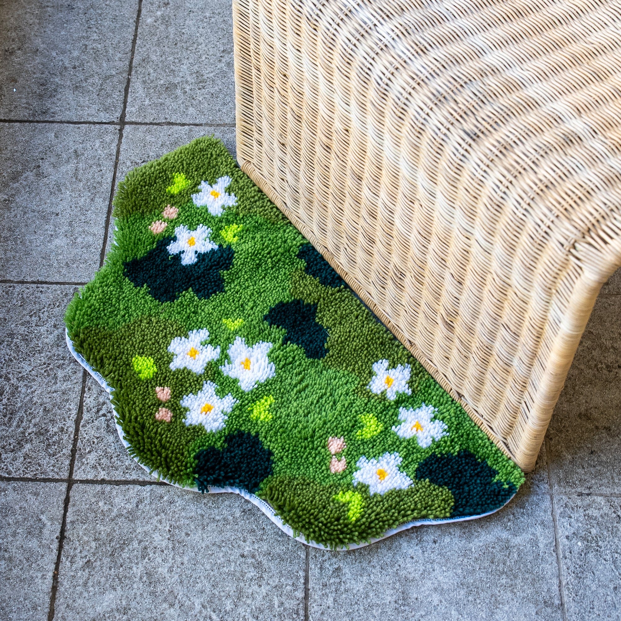 Craft Club Co FLOWER GLADE - XL Mirror Rug Making Kit