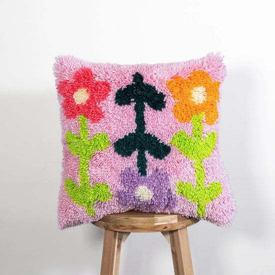 Craft Club Co PICK OF THE BUNCH - BRIGHT Latch Hook Cushion Kit