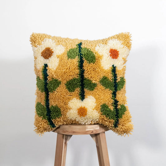 Craft Club Co PICK OF THE BUNCH - EARTHY Latch Hook Cushion Kit