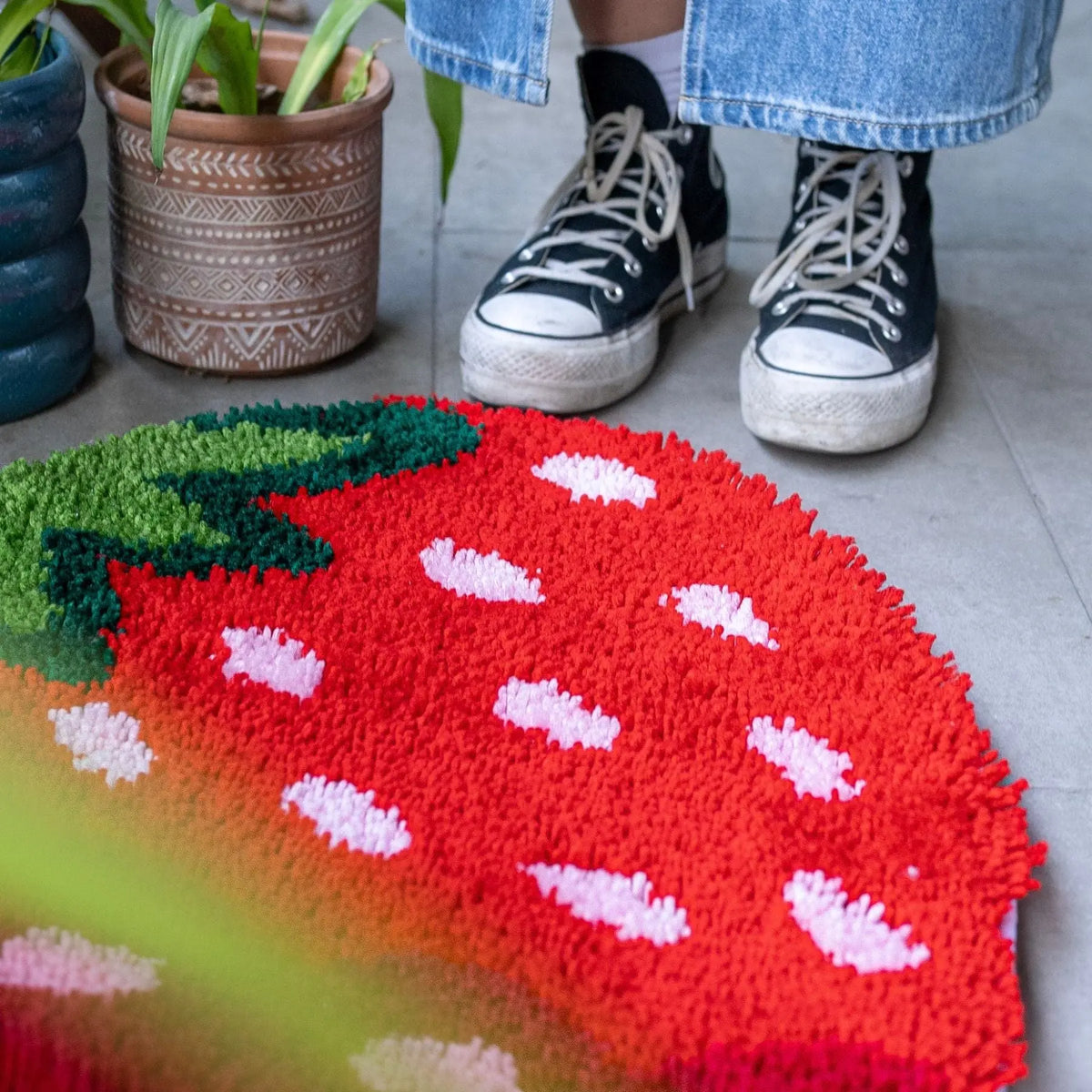 STRAWBERRY DREAMING Latch Hook Rug Making Kit | Craft Club