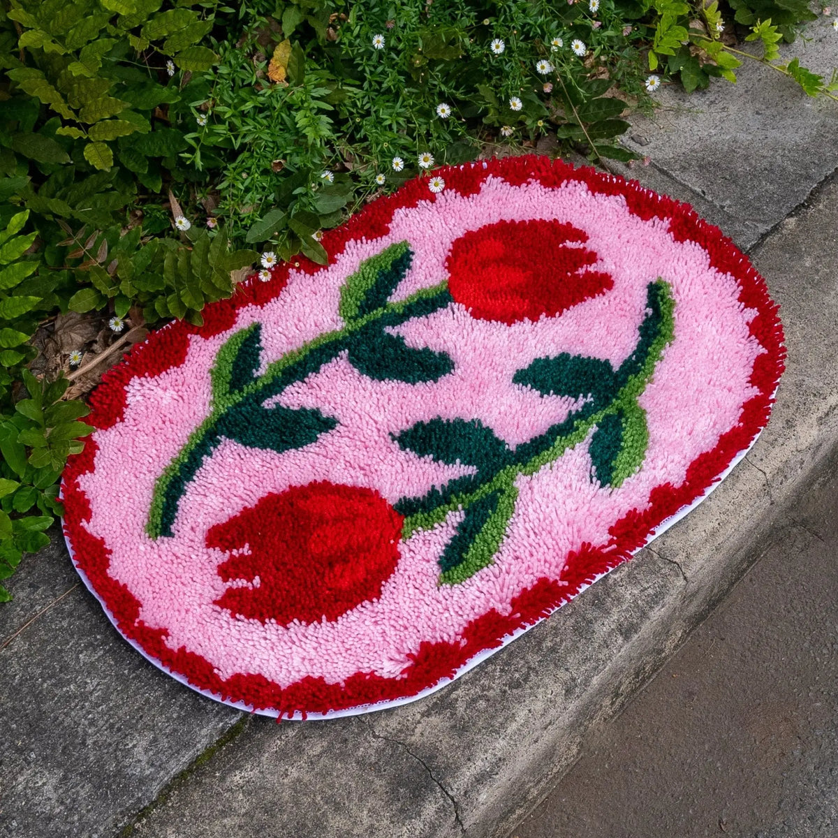 TULIP FEVER - PARIS Latch Hook Rug Making Kit | Craft Club