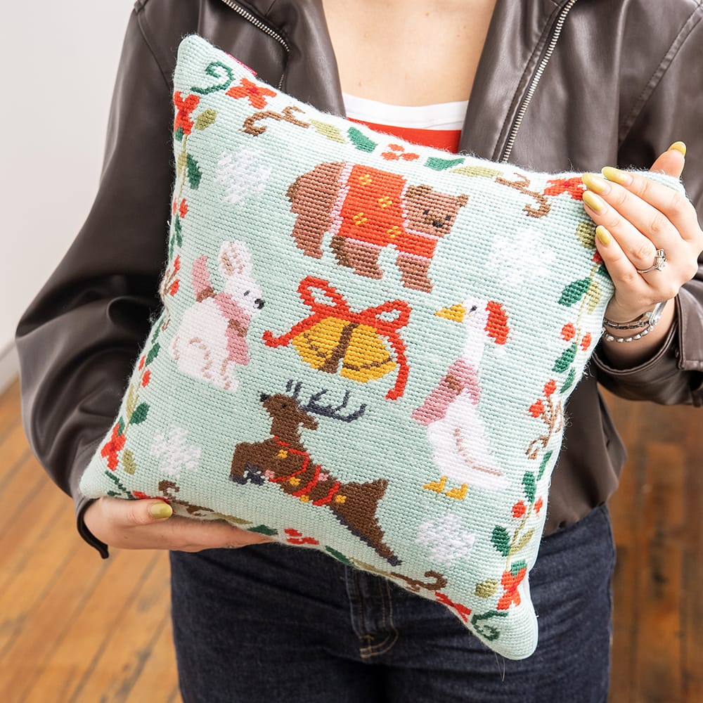 Craft Club Co WINTER FRIENDS - Tapestry Needlepoint Cushion Kit
