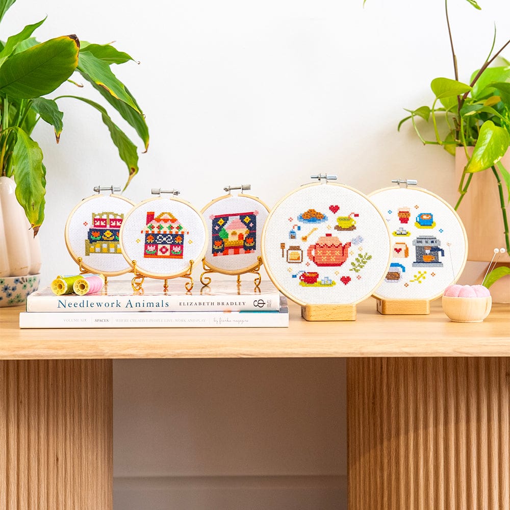 Craft Club COZY COTTAGE MINIS - Cross Stitch Kit