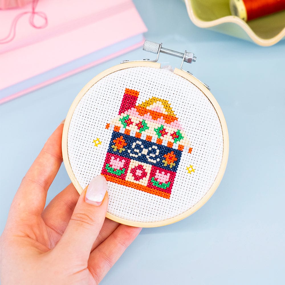 COZY COTTAGE MINIS - Cross Stitch Kit
