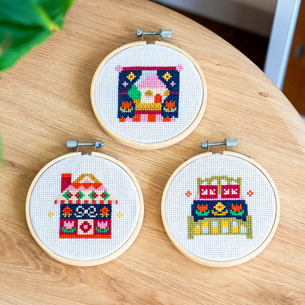 Craft Club COZY COTTAGE MINIS - Cross Stitch Kit