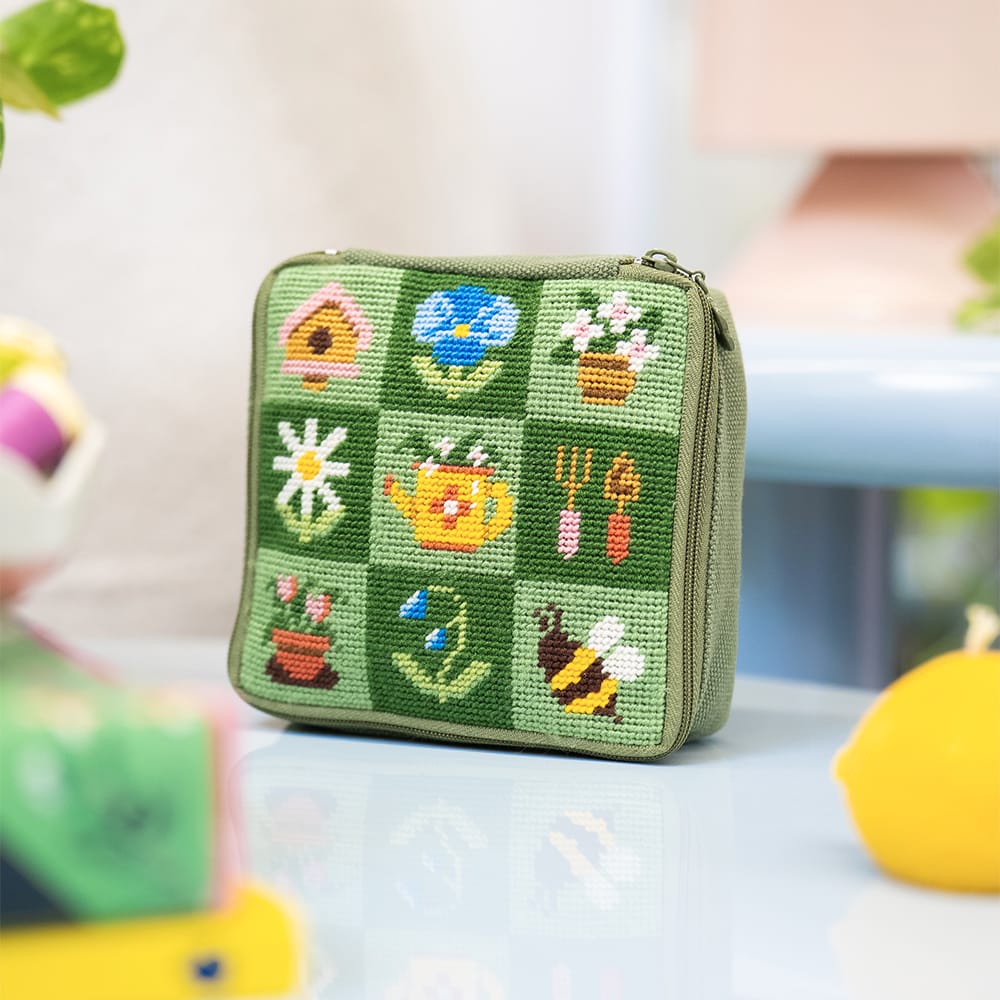 Craft Club GARDEN CHARMS - Needlepoint Pouch Kit