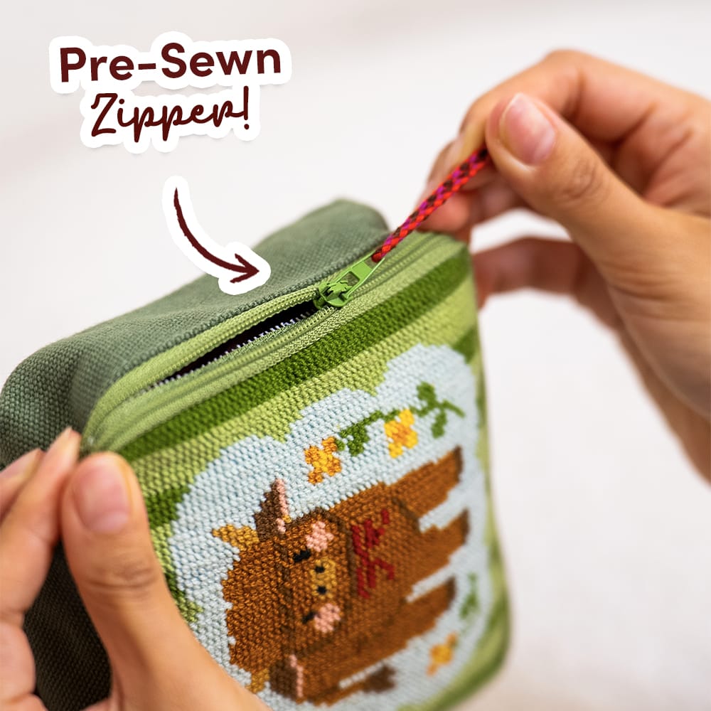 Craft Club HIGHLAND COW - Needlepoint Pouch Kit
