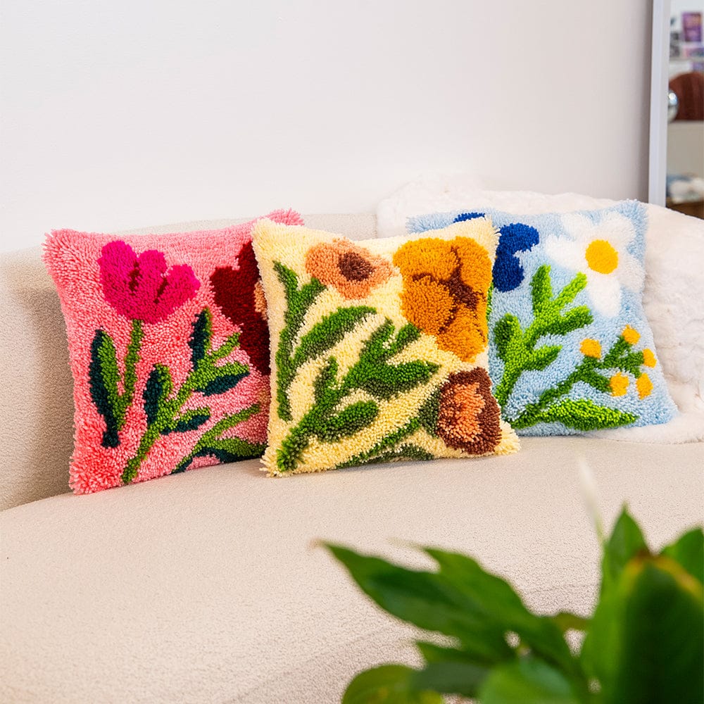 Craft Club Earthy Wild Blooms - Latch Hook Cushion Kit