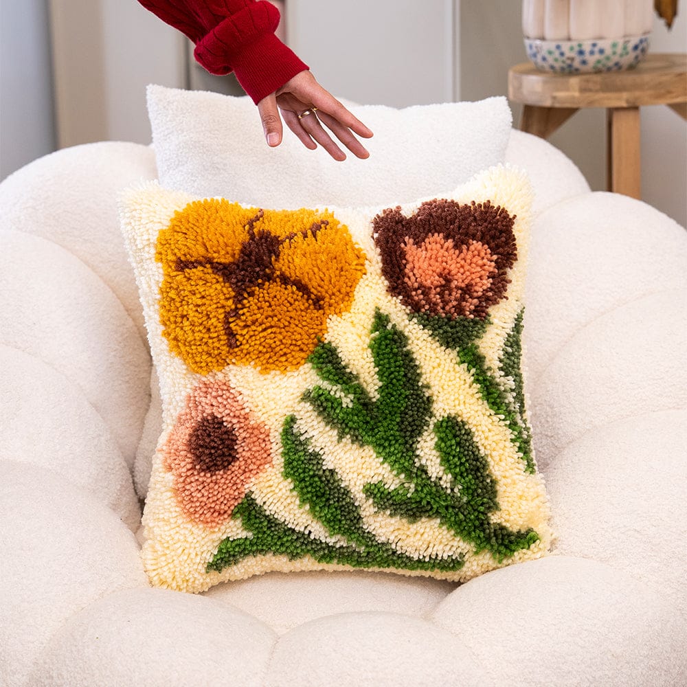 Craft Club Earthy Wild Blooms - Latch Hook Cushion Kit