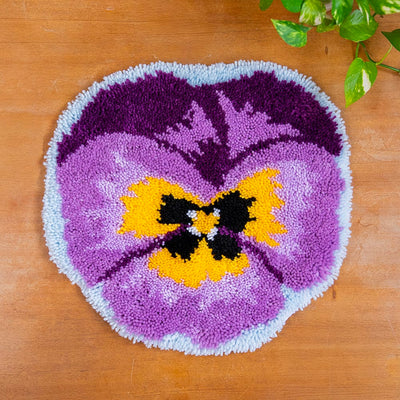 Craft Club PRECIOUS PANSY - Latch Hook Rug Kit